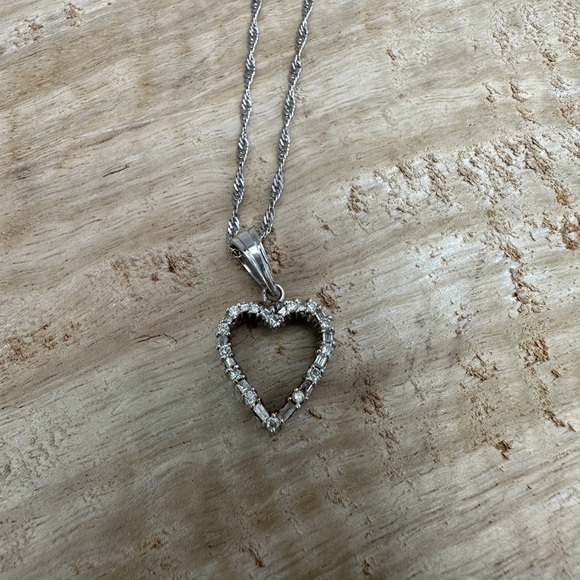 REAL 1/3 Ct Heart diamond necklace 14 Kt white gold chain & clasp formal luxury - Picture 4 of 17